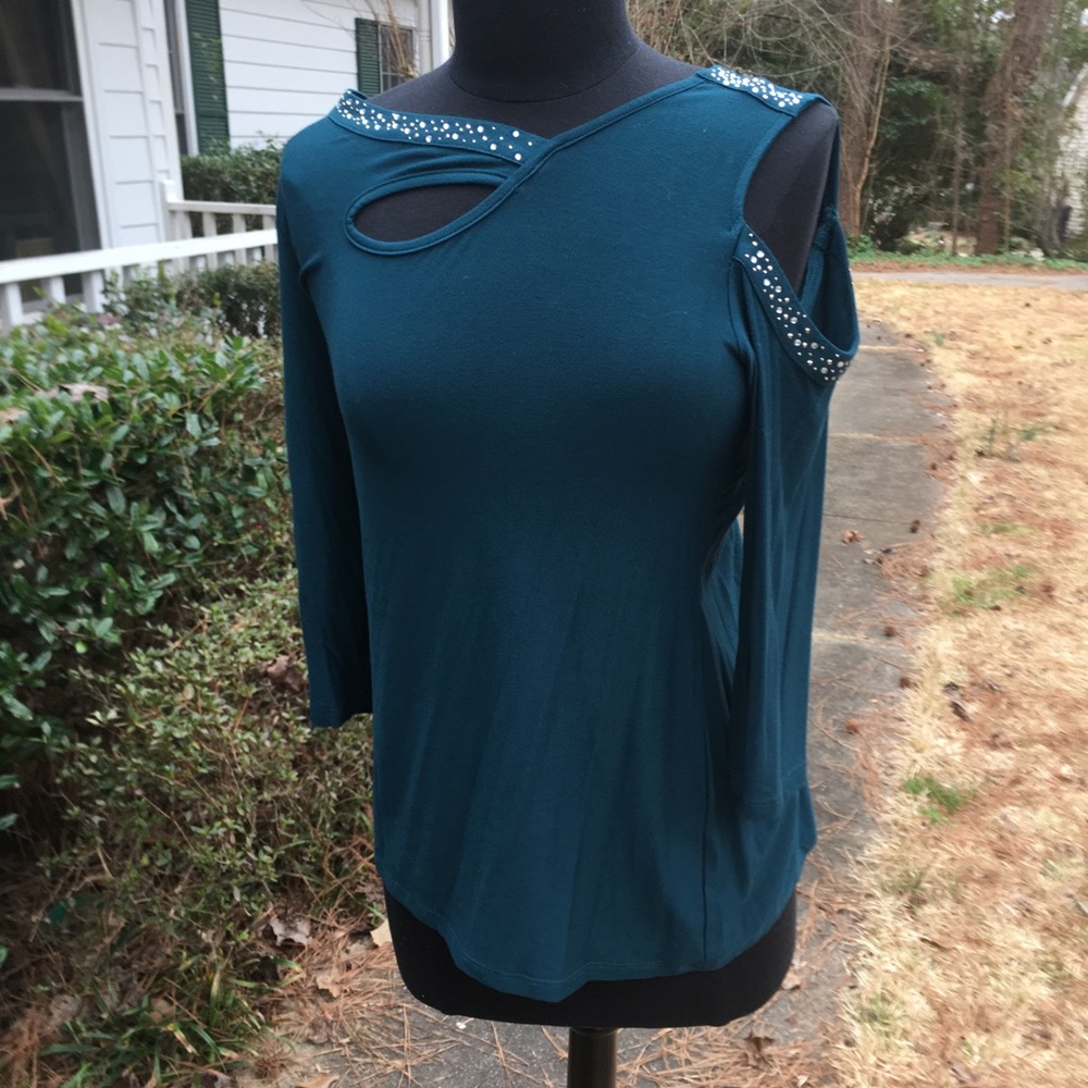 Semi-formal blouse.